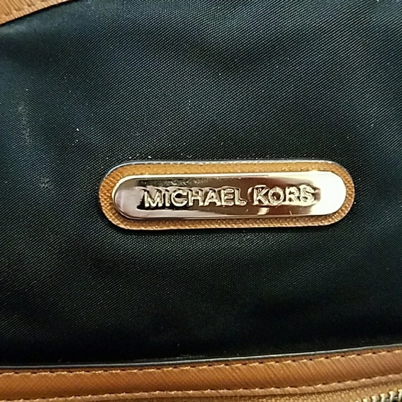 Michael Kors Pocket Book - Picture 2 of 5